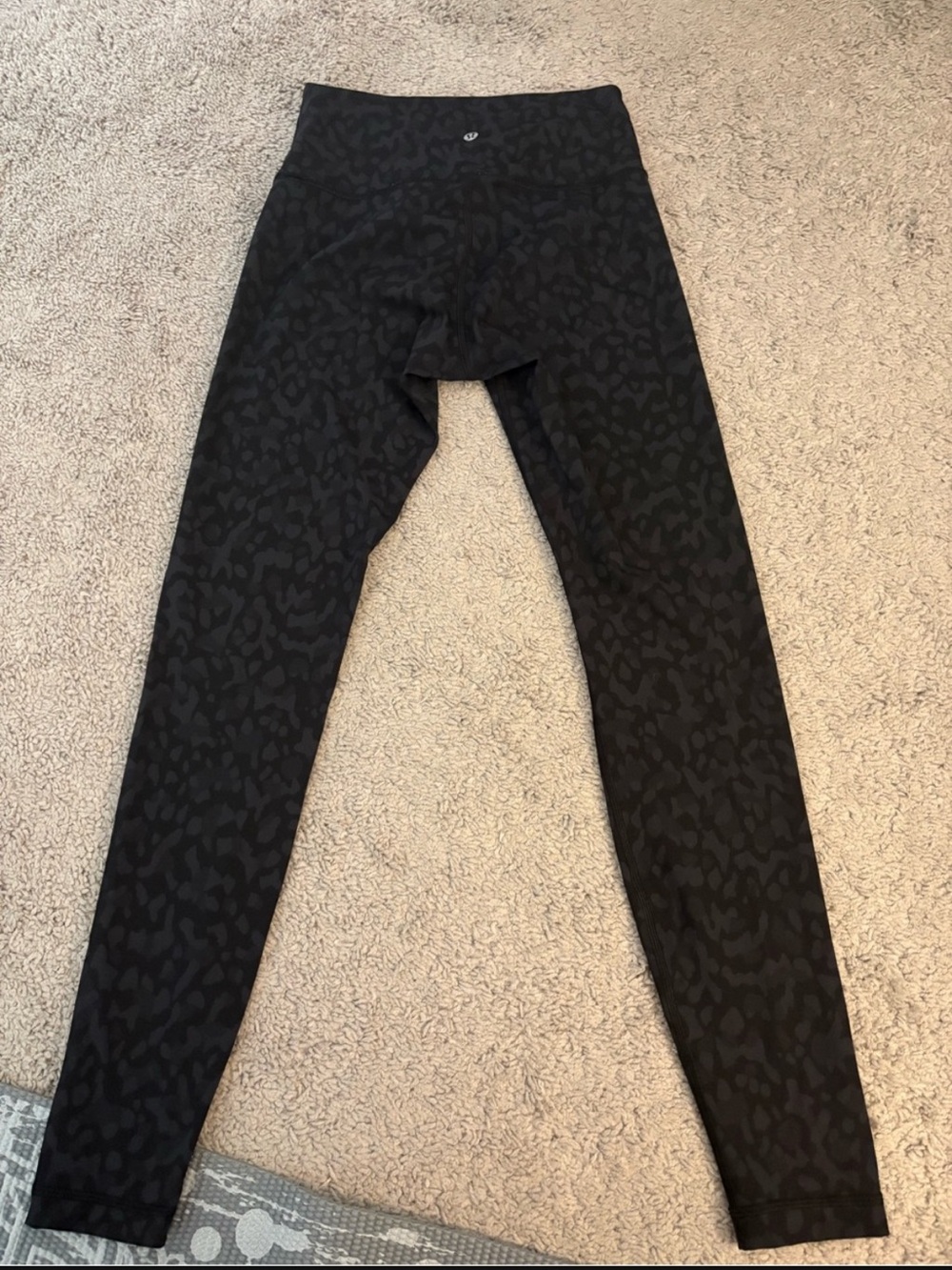 Lululemon size 6 leggings